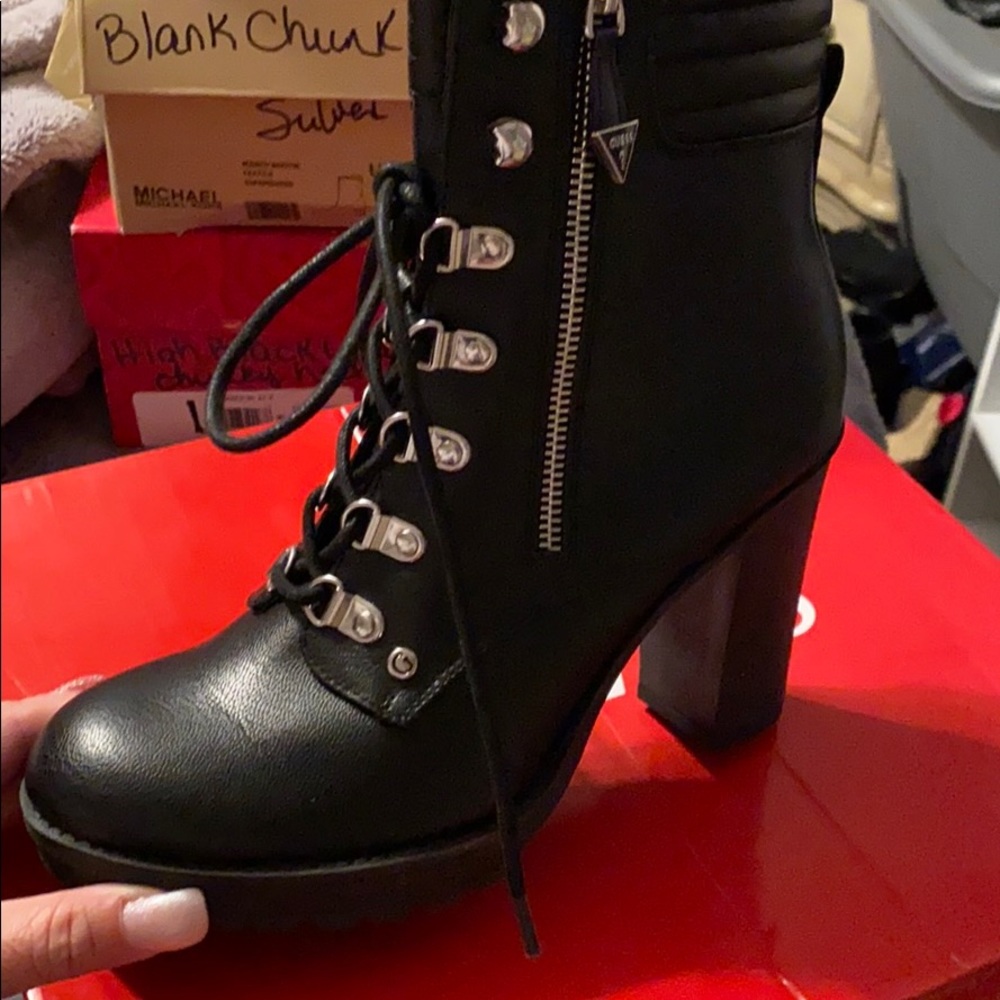 Guess NWT boots